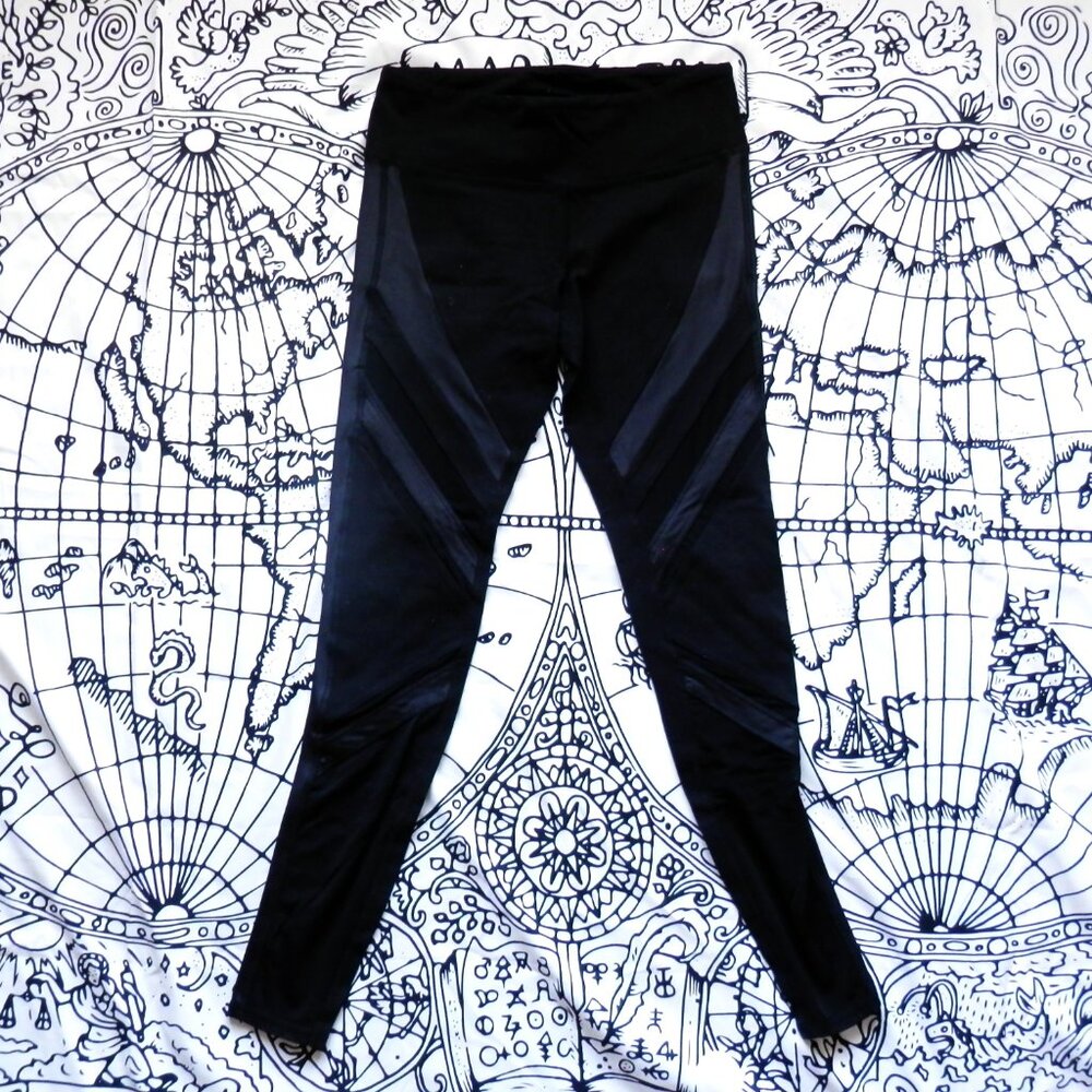 alo || Sheer Mesh Cut-out Epic Leggings in Black - Picture 2 of 13